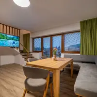 Mezonetový apartmán s dvomi spálňami a výhľadom na wellness