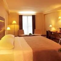 Dvojlôžková izba s balkónom a výhľadom do parku (23–28 m²)
