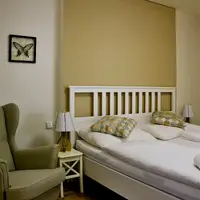 Dvojlôžková izba v záhrade