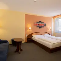 Dvojlôžková izba Classic s prístelkou (19 m²)