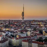 Žižkovská televizní věž – nádherné výhledy, zábava i skvělé jídlo