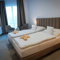 Premium dvojlôžková izba (manželská / oddelené postele) (16 m²)