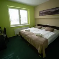 Dvoulůžkové pokoje v přízemí s oddělenými postelemi
