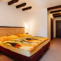 Dvoulůžkový pokoj s přistýlkou (25 m²)