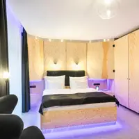 202 – Artless Room – Ondřej Plašil