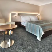 Double Standard (27 m²)