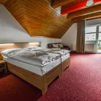 Dvoulůžkový pokoj s přistýlkou (17 m²)