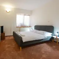 Dvoulůžkový pokoj s výhledem na nádvoří