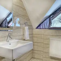 Dvojlôžková izba Deluxe s balkónom (31–34 m²)