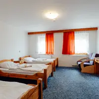Trojlôžková s prístelkou