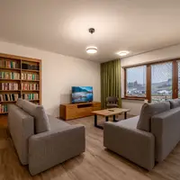 Dvojlôžkový apartmán s balkónom a výhľadom na wellness