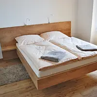 Dvojlôžková izba s manželskou posteľou
