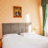 Dvojlôžková izba s výhľadom na rieku (možnosť oddelených postelí, prístelka na vyžiadanie podľa dostupnosti)
