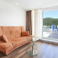 Dvojlôžková izba s čiastočným výhľadom na more a možnosťou prístelky (20–25 m²)