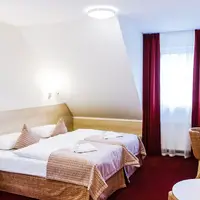Dvojlôžková izba Standard s prístelkou (18 m²)