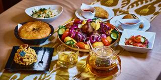 Degustační hostina z tradičních uzbeckých dobrot