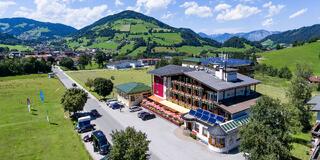 Kitzbühelské Alpy: polopenze, wellness, lanovky zdarma