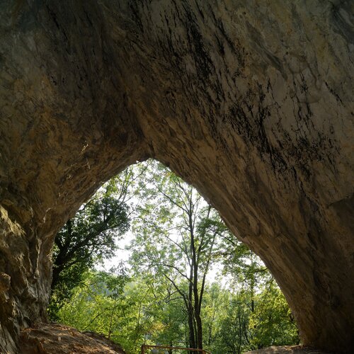 Jeskyně Istállóskő