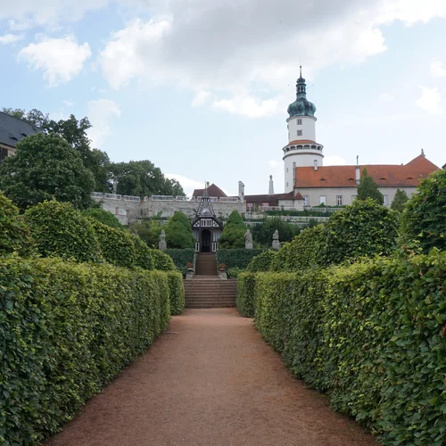 Nové Město nad Metují, zámek a park