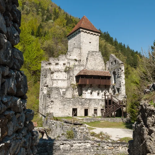 Hrad Kamen v Begunje na Gorenjskem