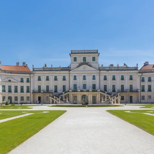 Kaštieľ Esterházyovcov (maďarský Versailles)