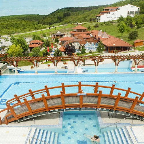 Liečebné a termálne kúpele, kúpalisko Demjén