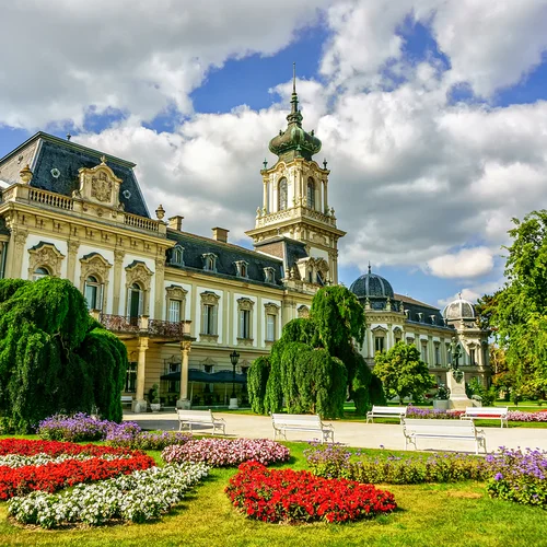 Kaštieľ Festetics s knižnicou Helikon