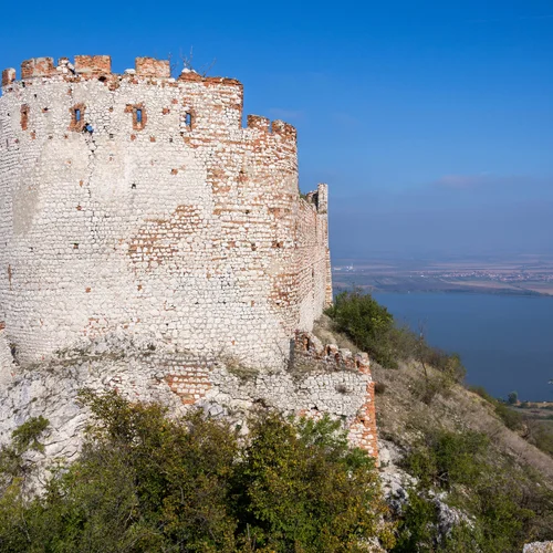 CHKO Pálava – zrúcanina hradu Děvičky