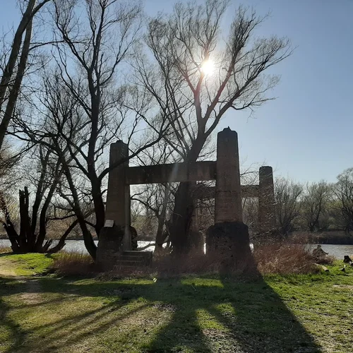Torzo Mittelmanovej lanovky v Devínskej Novej Vsi