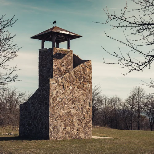 Rozhľadňa Lipovec a pamätník SNP pri osade U Rehušov