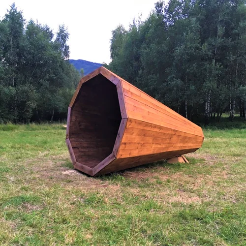 Drevený megafón v Zlatej Bani