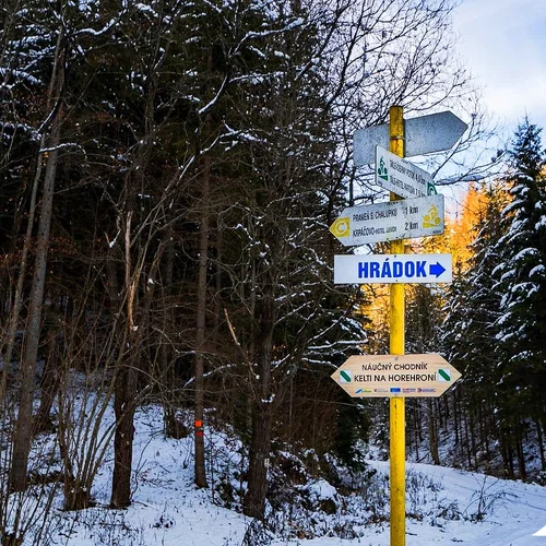 Z Hornej Lehoty k hradisku Hrádok
