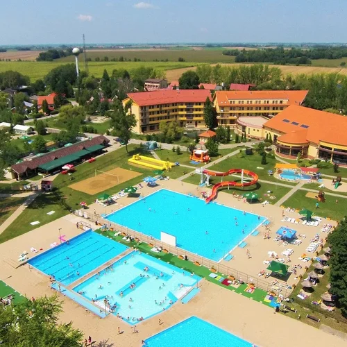 Thermal park a letné termálne kúpalisko Patince