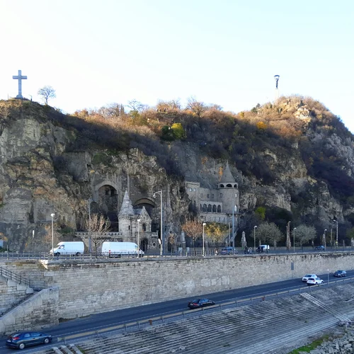 Skalný kostol vo svahu Gellért-hegy