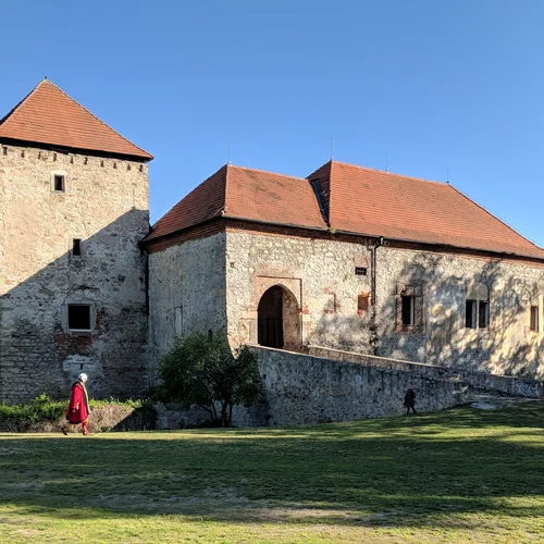 Tvrz Kestřany