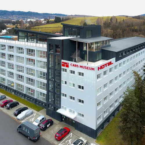 Múzeum športových a exotických áut v Brezne