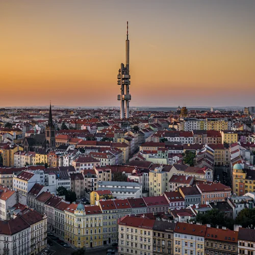 Žižkovská televizní věž – nádherné výhledy, zábava i skvělé jídlo