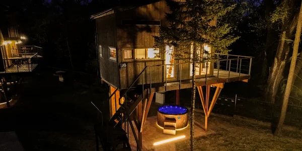 Domček na strome s privátnou vírivkou