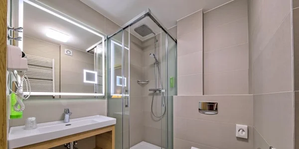Dvoulůžkový pokoj s přistýlkami (26 m²)