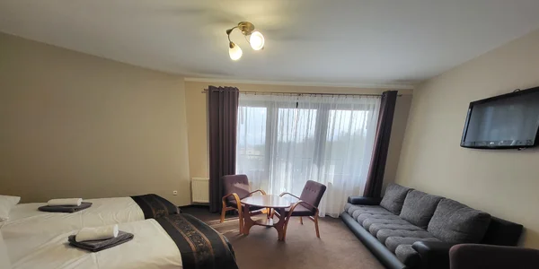 Dvojlôžková izba 3* s prístelkou (20–28 m²)
