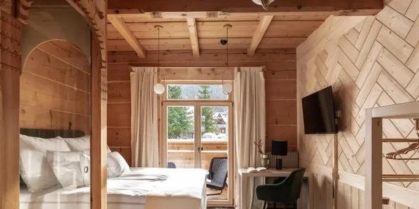 Dvojlôžková izba s balkónom a výhľadom na hory 1 (18 m²)