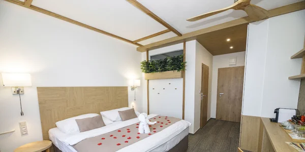 Dvojlôžková izba Superior s balkónom (15 m²)