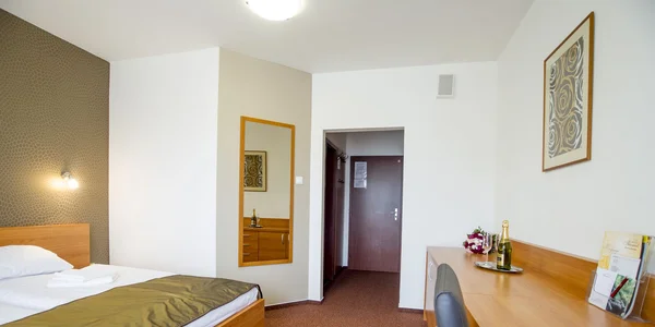 Dvoulůžkový pokoj (16–18 m²)