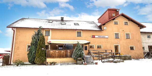 Lipno: Penzion s polopenzí, 
saunou a farmou