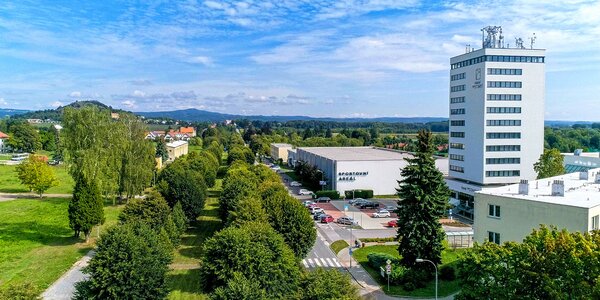 Jičín jako z pohádky: 
snídaně, wellness i koloběžky