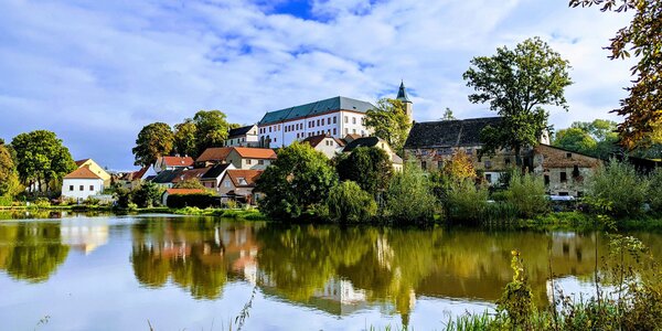 Pobyt na Vysočině s jídlem, 
bowlingem i vířivkou