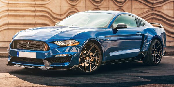 Pořádná jízda: pronájem 
Mustangu na 3 hod. i víkend