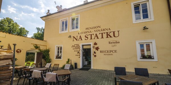 Pobyt na statku v Dobříši 
až pro 5: jídlo i wellness