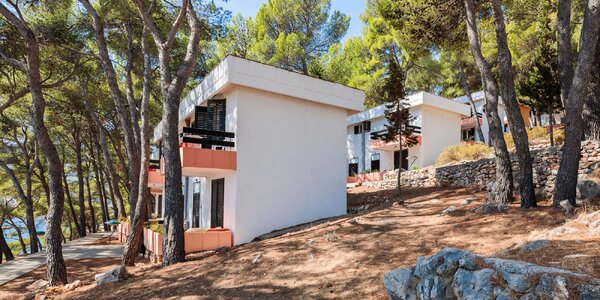 Na Hvar s dětmi: snídaně, 
program a pláž u hotelu