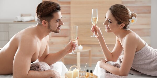 Romantické balíčky pro dva: 
masáž, sekt i ovocné fondue